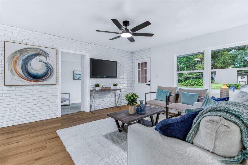 5 bedroom Single Family Residence at 2426 S Laurel Avenue, Becks Add, Sanford — photo 3
