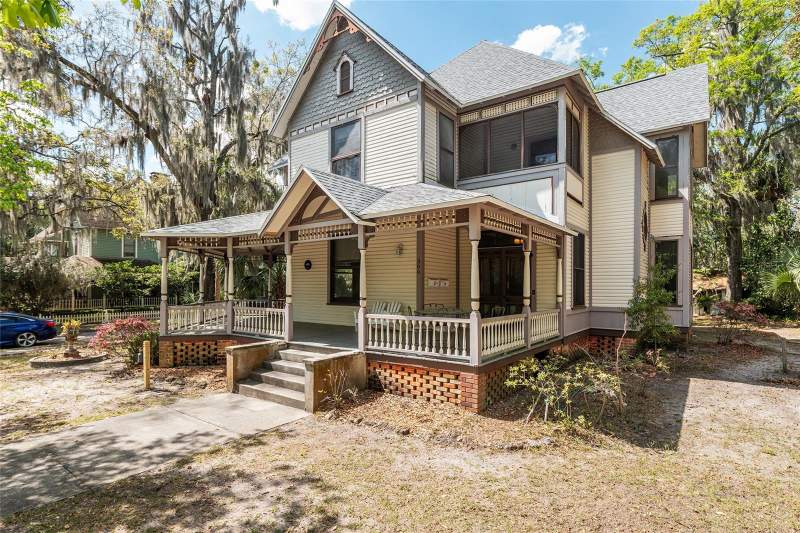 3 bedroom Single Family Residence at 306 NE 3rd Street, Original Gainesville, Gainesville — photo 4