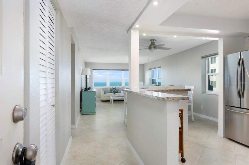 2 bedroom Condominium at 1230 Gulf Boulevard #608, Landmark Towers 1, Clearwater Beach — photo 4