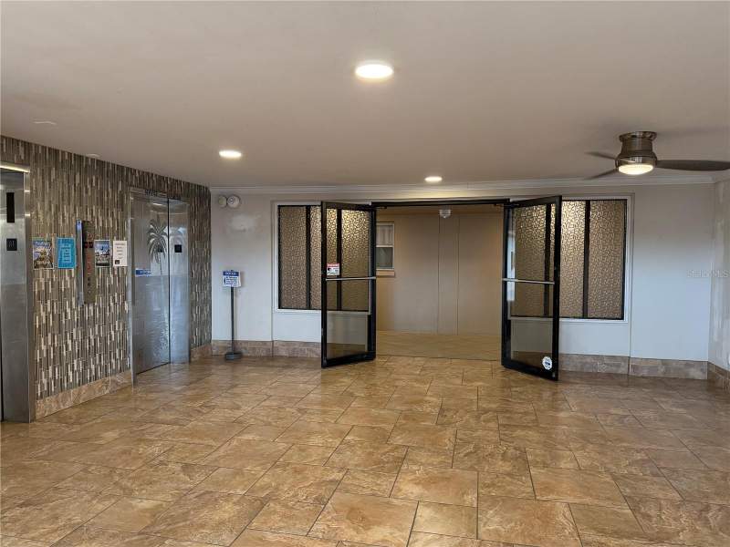 2 bedroom Condominium at 5200 BRITTANY DRIVE #609, BAYWAY ISLES POINT BRITTANY FOUR, ST PETERSBURG — photo 4
