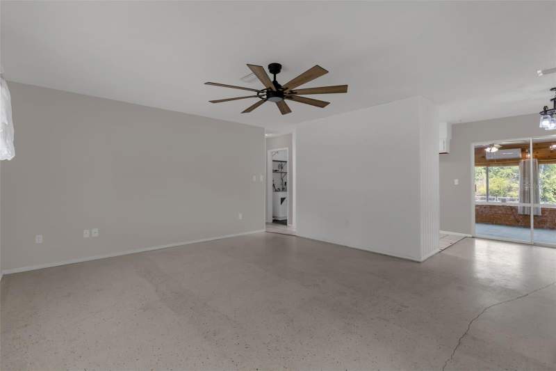 3 bedroom Single Family Residence at 35505 CRESCENT DRIVE, CRESCENT COVE, FRUITLAND PARK — photo 4