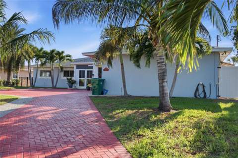 1818 Dolphin Boulevard, St Petersburg FL - photo 6 of 58