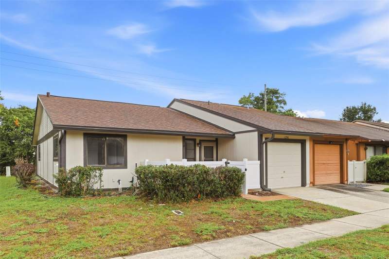 3 bedroom Townhouse at 1056 Soria Avenue, Villas Costa Del Sol, Orlando — photo 2
