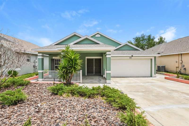 3 bedroom Single Family Residence at 1221 Longville Circle, Tavares Pines At Lake Saunders Ph 02, Tavares — photo 1
