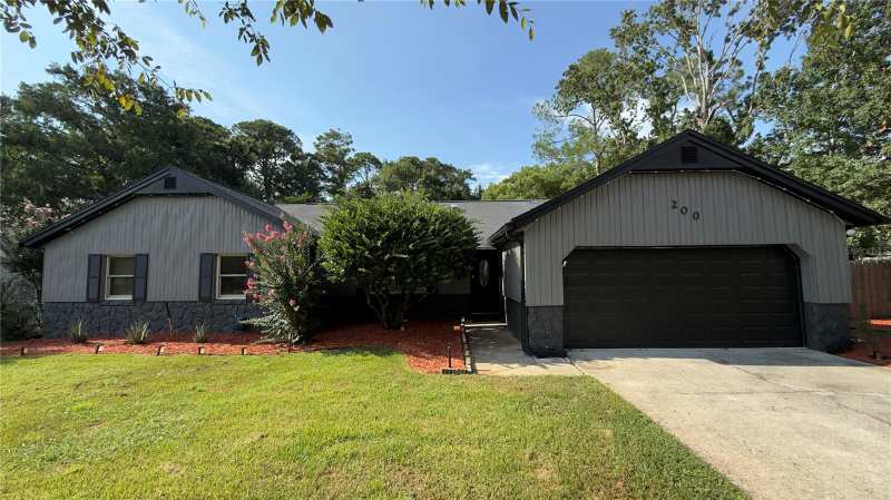 3 bedroom Single Family Residence at 200 W Panama Road, Foxmoor Unit 2, Winter Springs — photo 1