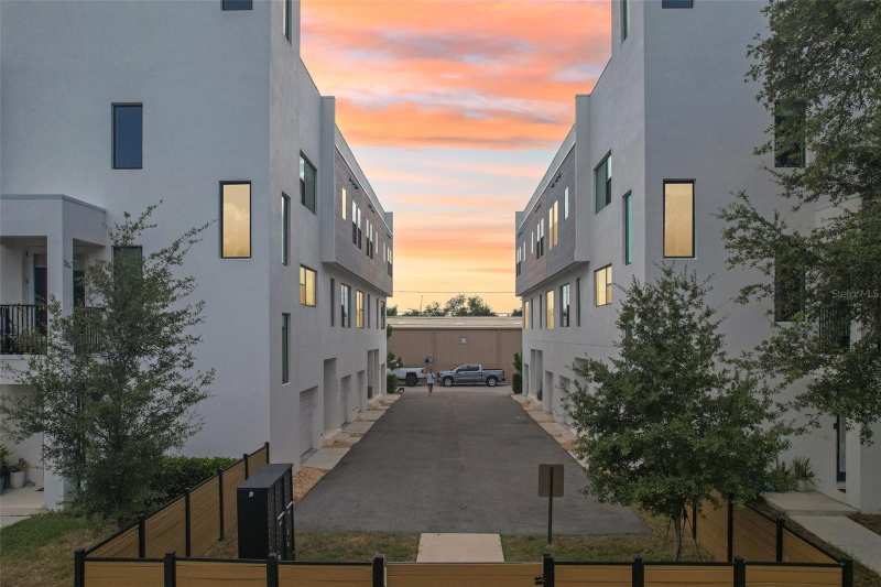 3 bedroom Townhouse at 312 15th Street, Alante Twnhms, St Petersburg — photo 1