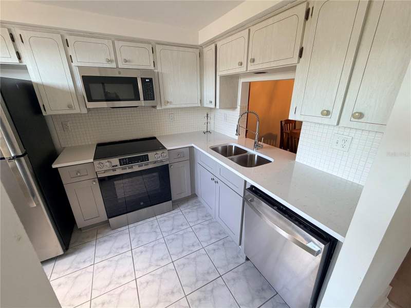 2 bedroom Condominium at 4446 Rustic Drive #E, Gardens Of Beacon Square, New Port Richey — photo 5