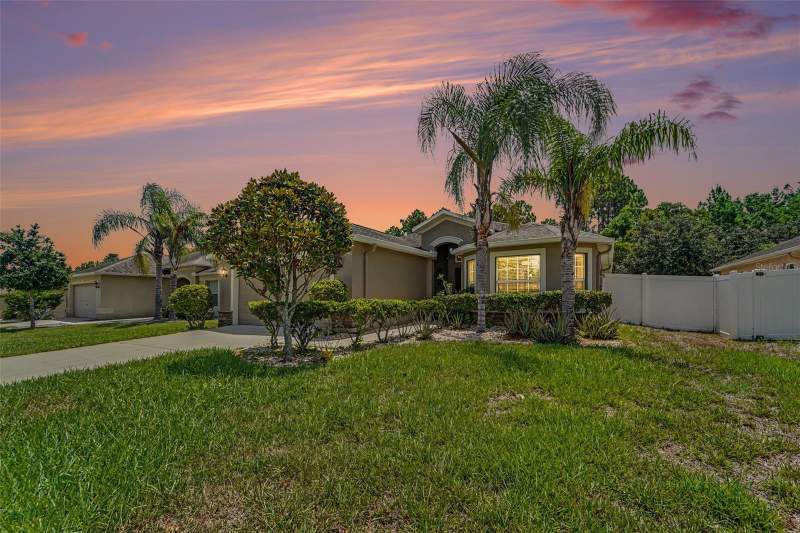 3 bedroom Single Family Residence at 10048 Ives Loop, Briar Oaks Village 01, Hudson — photo 2