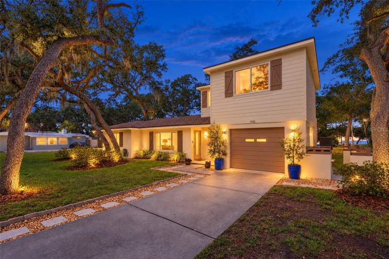 3 bedroom Single Family Residence at 202 S Mayo Street, Crystal Beach Rev, Crystal Beach — photo 2