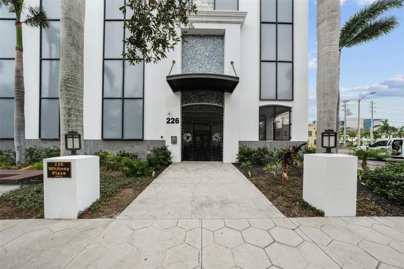 Walker-Whitney Plaza Condo