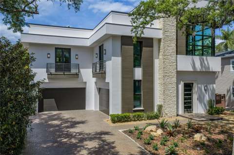 2903 W Hawthorne Road, home for sale on W Hawthorne Road