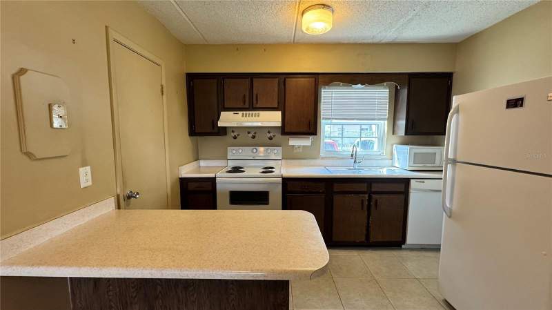 Tavares Lakeview Condo