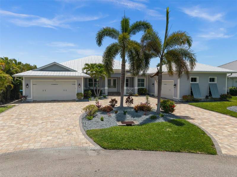 4 bedroom Single Family Residence at 105 SW 52nd Street, Cape Coral, Cape Coral — photo 3