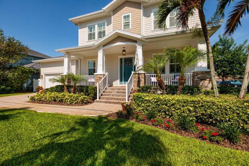 5 bedroom Single Family Residence at 852 Cordova Boulevard, Eden Shores Sec 2, St Petersburg — photo 1