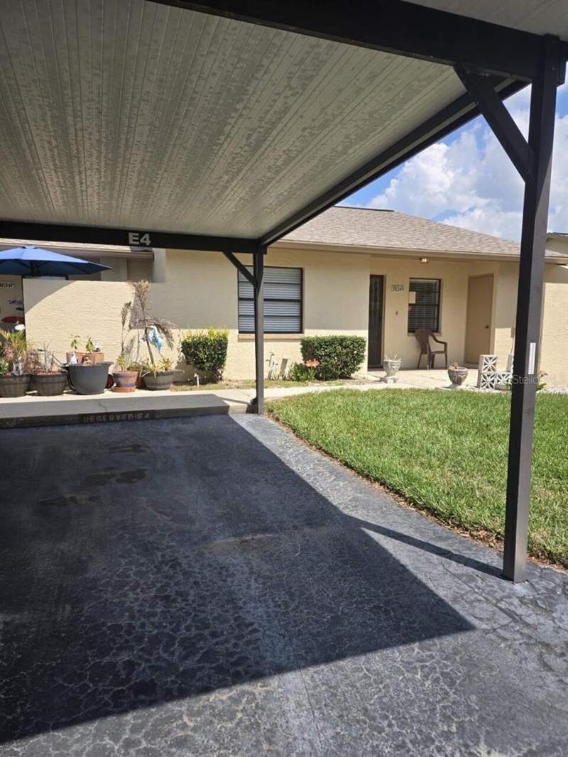 2 bedroom Condominium at 38349 Cottonwood Place #1, Driftwood Zephyrhills, Zephyrhills — photo 2