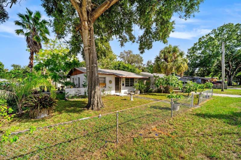 2 bedroom Single Family Residence at 800 40th Street, Dearmins Sub 4, St Petersburg — photo 4