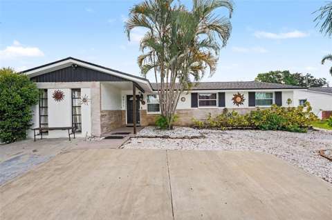 8911 113Th Street, home for sale in Seminole 33772