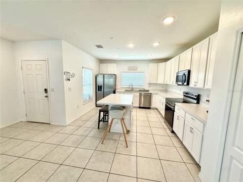 4910 Coral Castle Drive, Kissimmee FL - photo 11 of 37