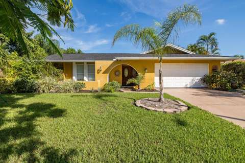 11555 Pine Street, home for sale in Seminole 33772