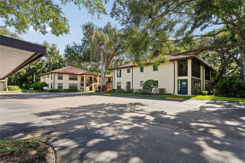 1 bedroom Condominium at 110 HAMMOCK PINE BOULEVARD, HAMMOCK PINE VILLAGE, CLEARWATER — photo 4