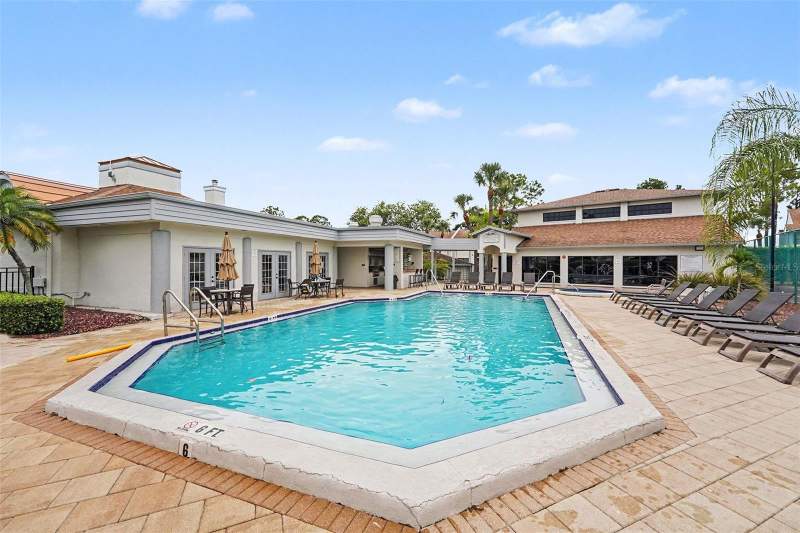 2 bedroom Condominium at 1945 Pelican Landing Boulevard #614, Club At Feather Sound The Condo, Clearwater — photo 3
