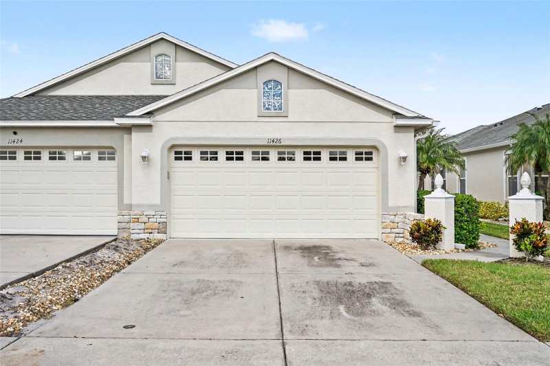 2 bedroom Townhouse at 11426 Cambray Creek Loop, Panther Trace Ph 2A-2 Unit, Riverview — photo 1