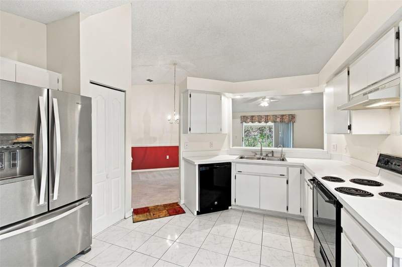 3 bedroom Single Family Residence at 610 Lakemont Drive, Lakemont Hills Ph II, Brandon — photo 3