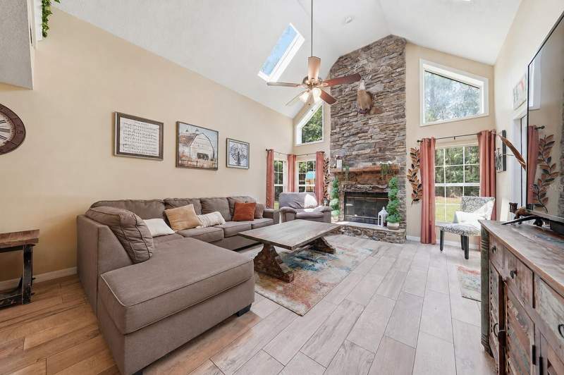 4 bedroom Single Family Residence at 44131 Parkway Lane, Pine Acres On Lake Dorr, Altoona — photo 5