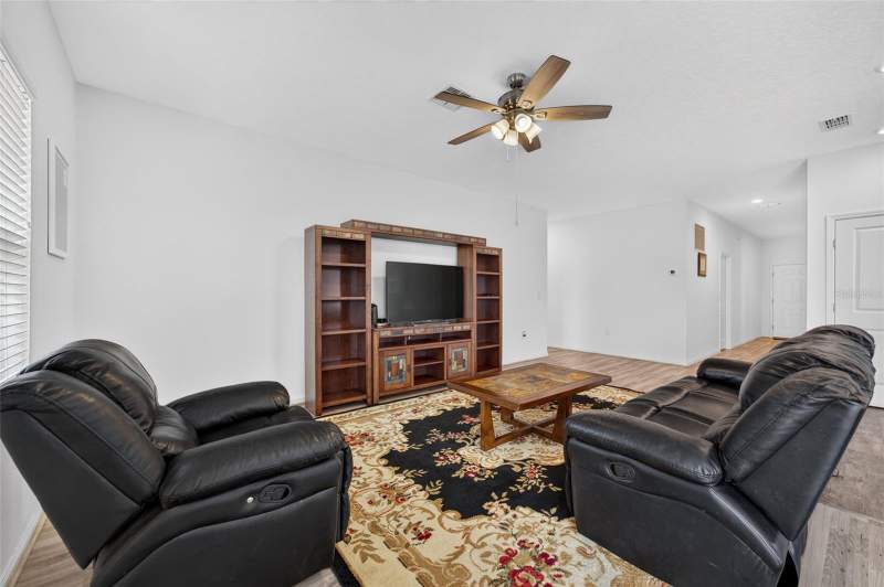 3 bedroom Single Family Residence at 16434 Blooming Cherry Drive, Cherry Lake Landing, Groveland — photo 5