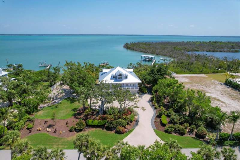 4 bedroom Single Family Residence at 19 Grouper Hole Drive, Of, Boca Grande — photo 4