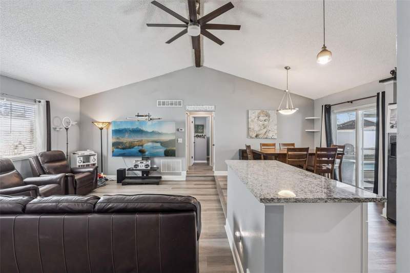 3 bedroom Single Family Residence at 8125 Britt Drive, East Orlando Sec 06, Orlando — photo 4