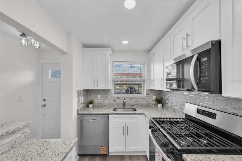 1 bedroom Condominium at 3018 59th Street #111, Town Shores Of Gulfport, Gulfport — photo 1