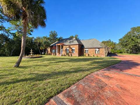 5385 Suwannee Road, pool for sale in Spring Hill