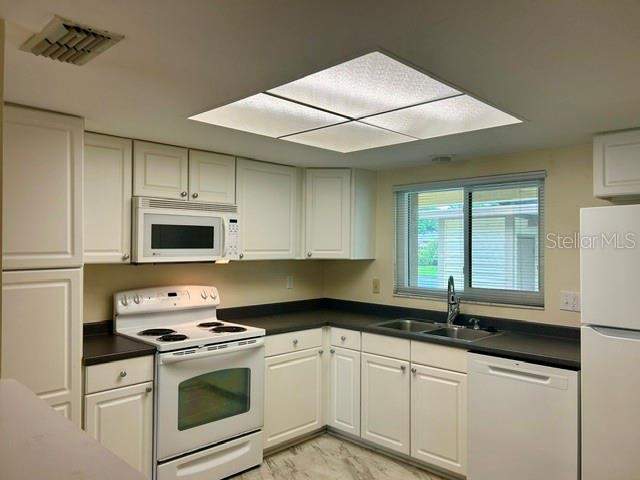 2 bedroom Villa at 2506 Oakleaf Lane #25B, Village On The Green, Clearwater — photo 3