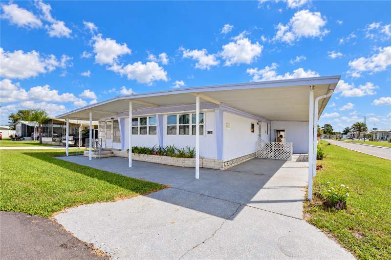 2 bedroom Mobile Home at 4710 Windy Lane, Zephyr Shores Unrec, Zephyrhills — photo 2