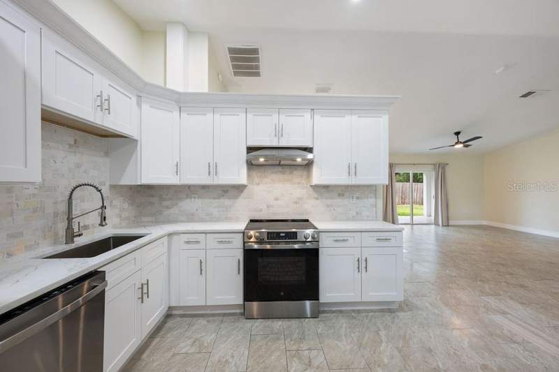 3 bedroom Single Family Residence at 54 Dorset Drive, Poinciana Village 2 Nbhd 1, Kissimmee — photo 5
