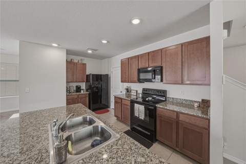 16833 Trite Bend Street, Wimauma FL - photo 9 of 39