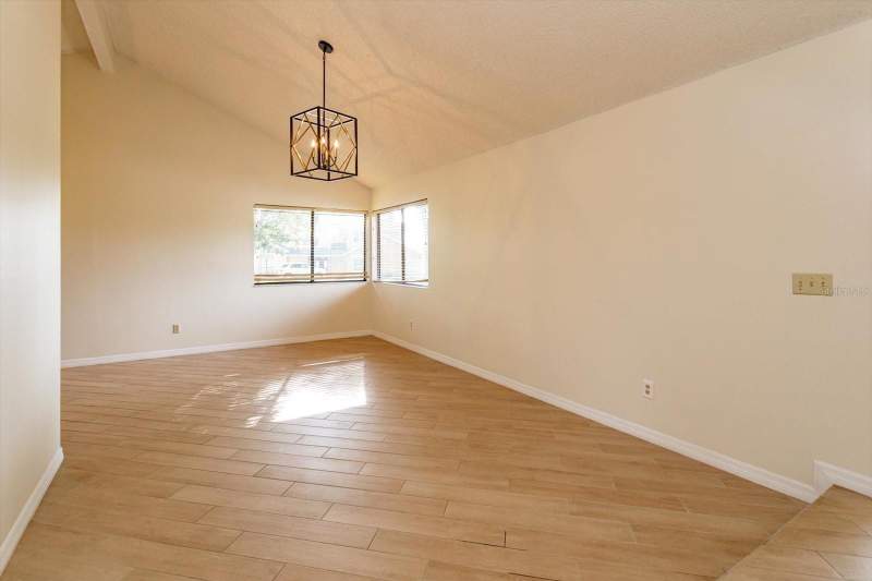 4 bedroom Single Family Residence at 7925 Snowberry Circle, Sandy Spgs, Orlando — photo 3