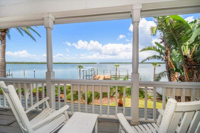 5 bedroom Single Family Residence at 1114 Mandalay Point, Mandalay Point Sub, Clearwater Beach — photo 4