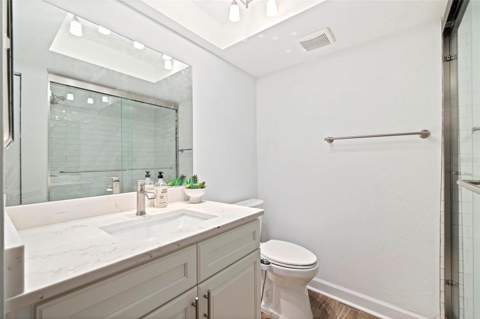 4480 Overlook Drive #12, St Petersburg FL - photo 9 of 23