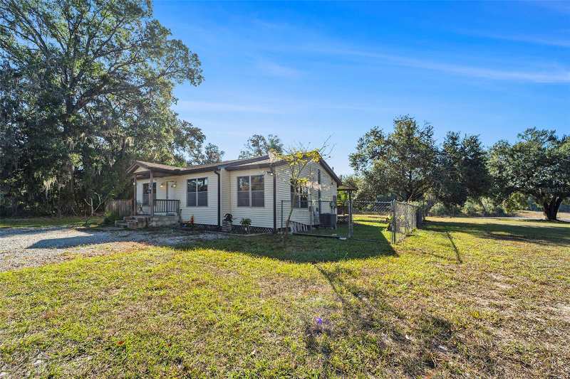 2 bedroom Single Family Residence at 2215 Wallace Road, Lutz, Lutz — photo 1