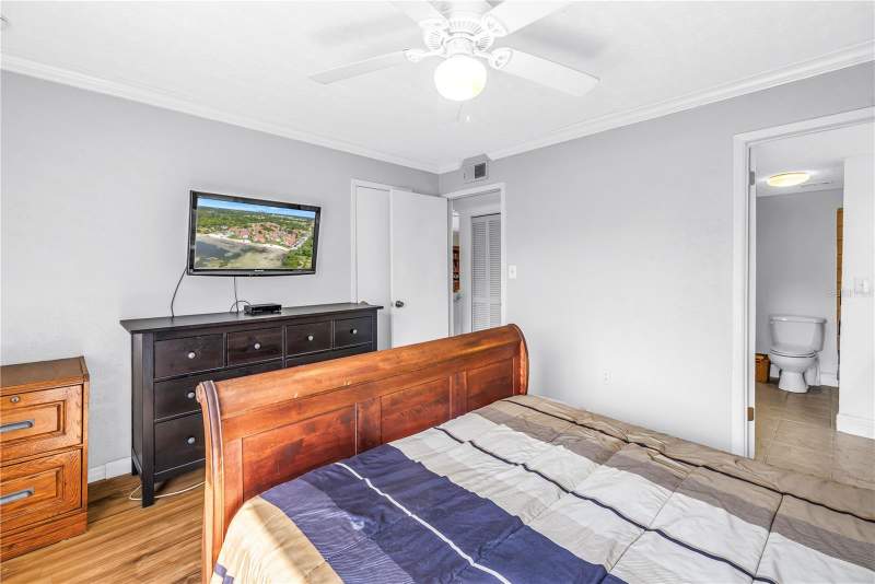 2 bedroom Condominium at 3580 41st Lane #I, Bermuda Bay Beach Condo, St Petersburg — photo 3