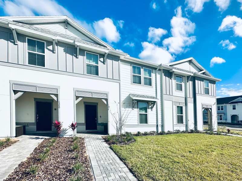 5 bedroom Townhouse at 1256 Blue Paradise Drive, Windsor Cay, Clermont — photo 1