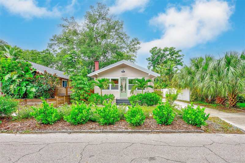 3 bedroom Single Family Residence at 440 22nd Street, St Petersburg Investment Co Sub, St Petersburg — photo 1