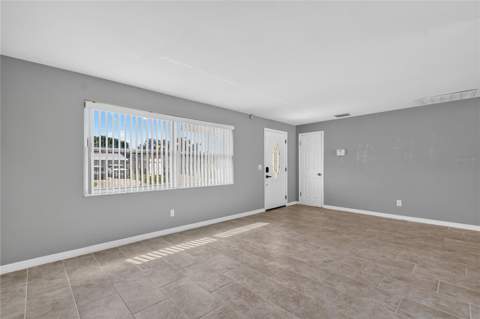 487 Lake Hill Lane, Largo FL - photo 10 of 32