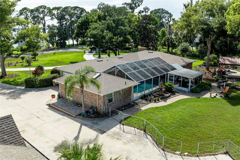 4 bedroom Single Family Residence at 32834 Lakeshore Drive, Fairview Sub, Tavares — photo 5