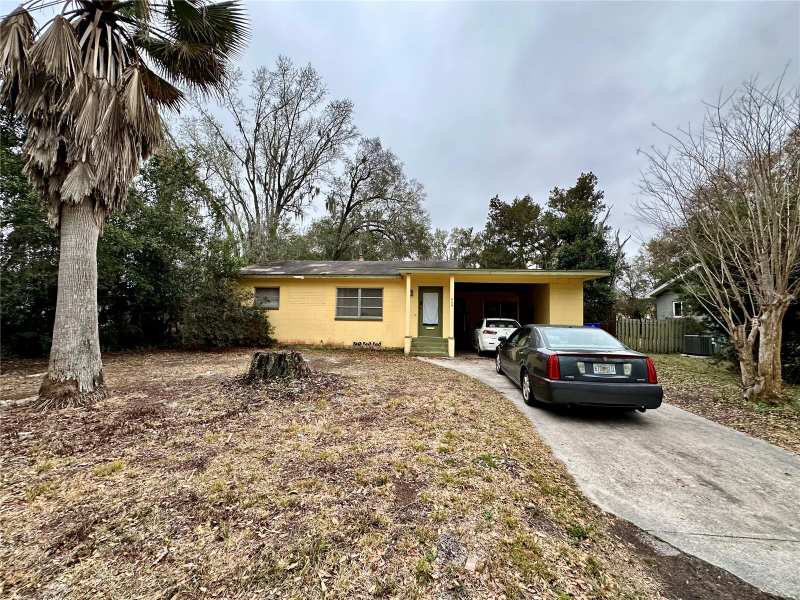 2 bedroom Single Family Residence at 424 W Hogle Avenue, Hogles S 01/2 Blk 67 Deland, Deland — photo 1
