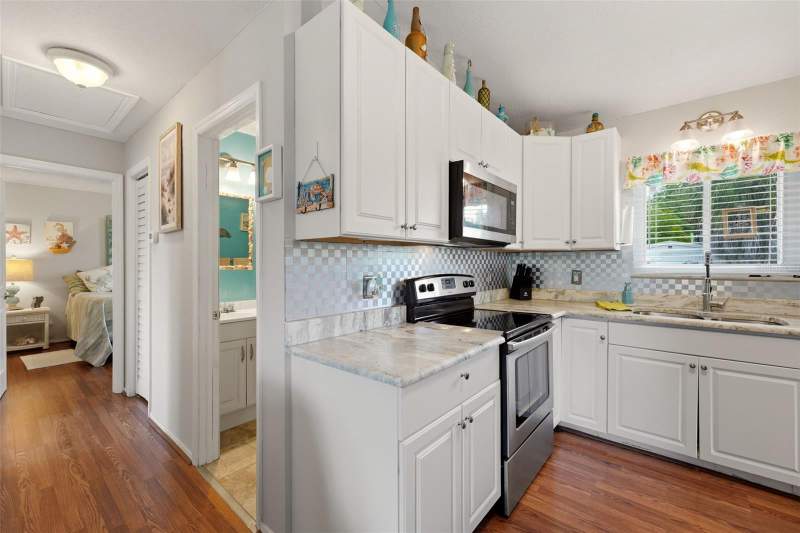 2 bedroom Single Family Residence at 10182 Gulfstream Boulevard, Port Charlotte Sec 064, Englewood — photo 3