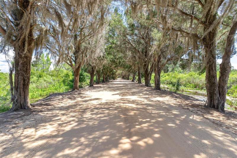 4 bedroom Single Family Residence at 7373 Circle Drive, Big Pine Island Sub, Lady Lake — photo 5