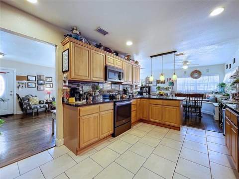 717 W End Crescent, Lakeland FL - photo 9 of 35